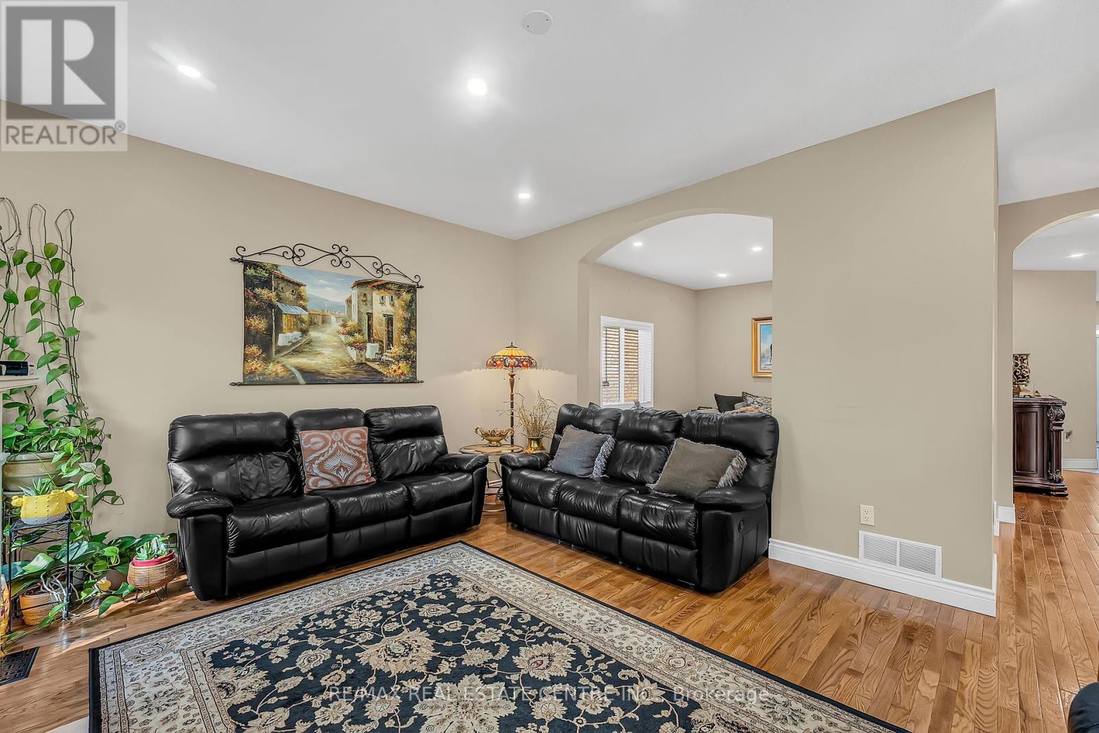 35 Pantano Drive, Hamilton, Ontario  L9B 2Y4 - Photo 16 - X12464494