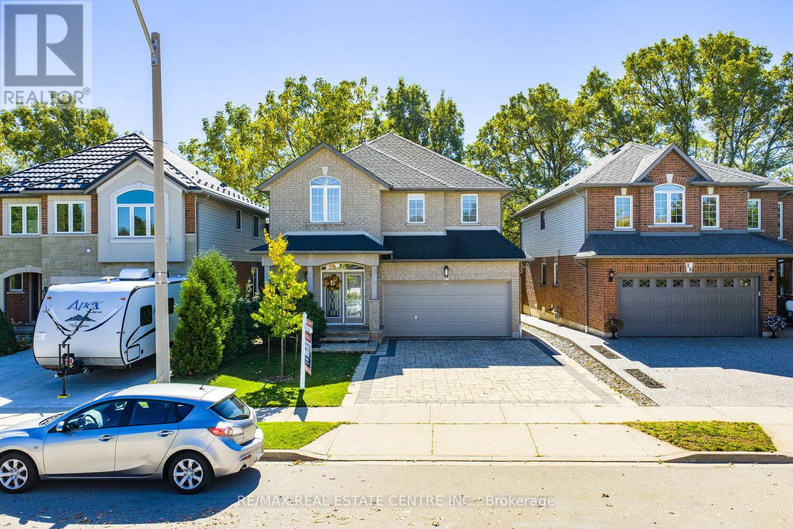 35 Pantano Drive, Hamilton, Ontario  L9B 2Y4 - Photo 44 - X12464494