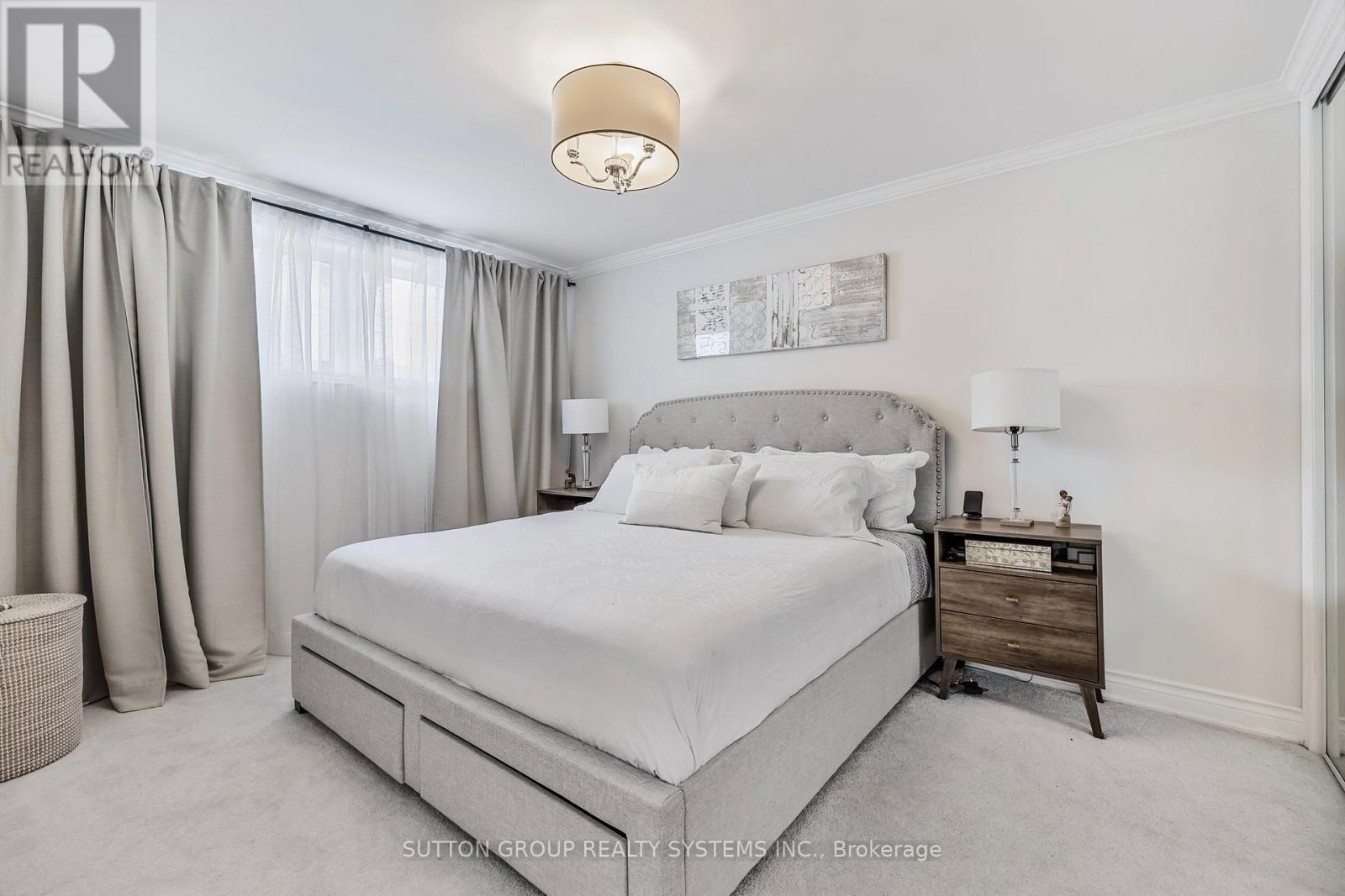 85 Kane Avenue, Toronto, Ontario  M6M 3M8 - Photo 14 - W12446097