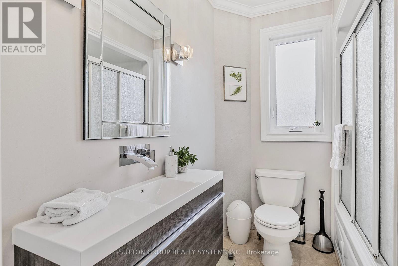 85 Kane Avenue, Toronto, Ontario  M6M 3M8 - Photo 15 - W12446097