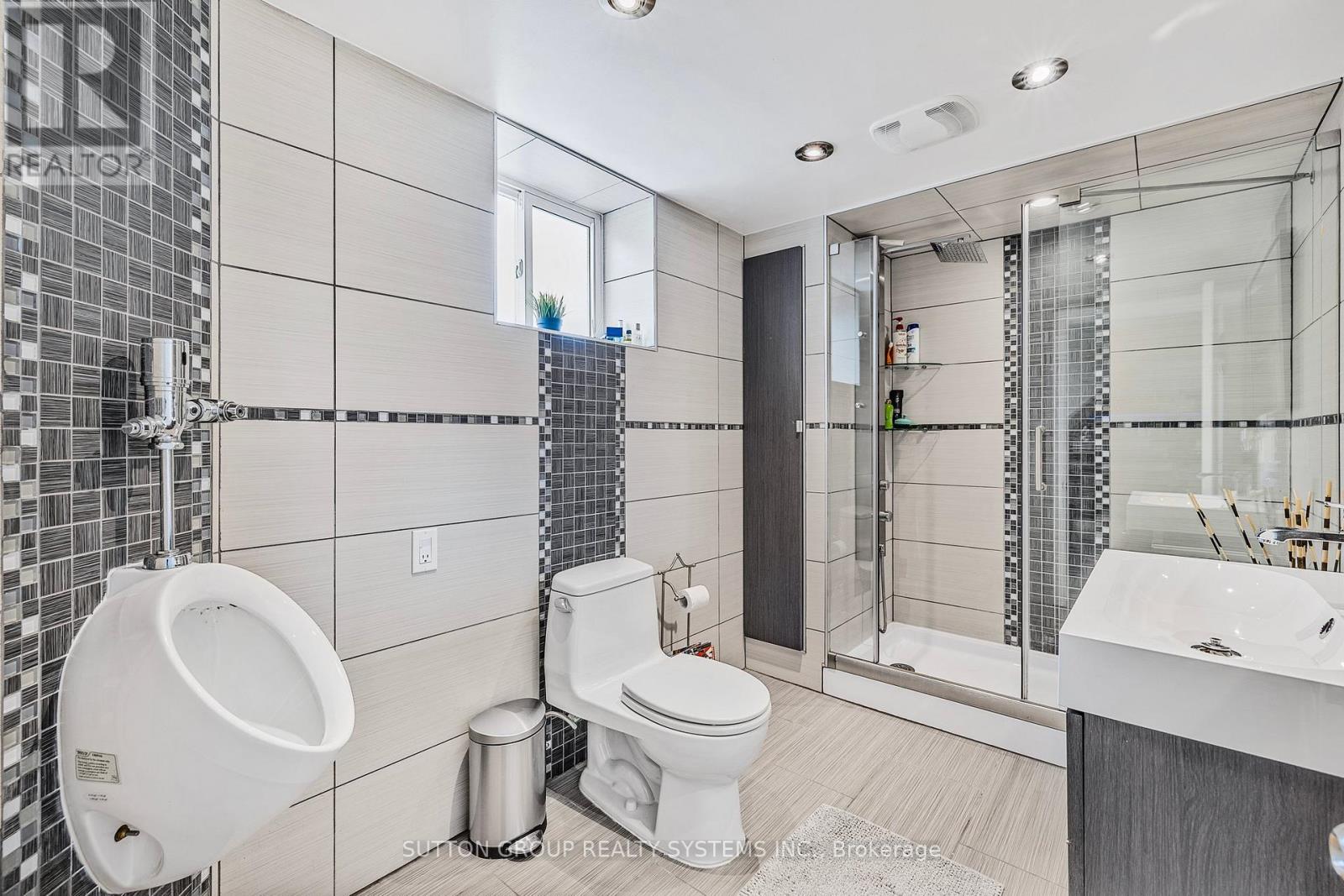 85 Kane Avenue, Toronto, Ontario  M6M 3M8 - Photo 22 - W12446097