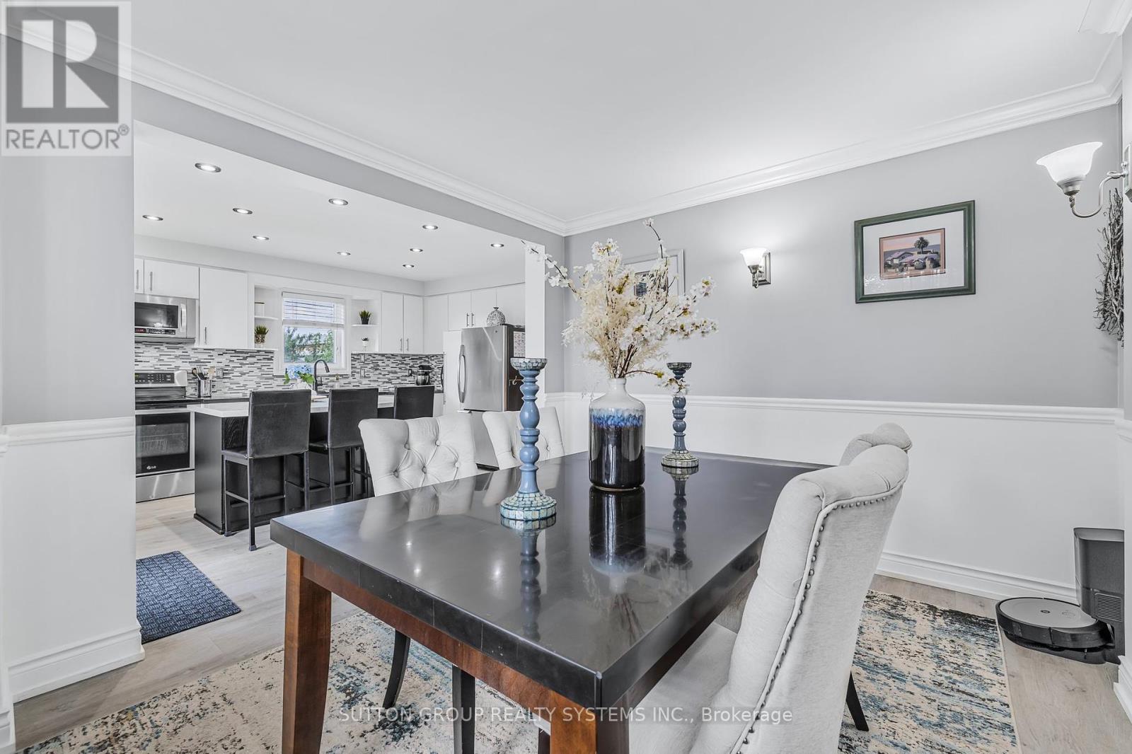 85 Kane Avenue, Toronto, Ontario  M6M 3M8 - Photo 8 - W12446097