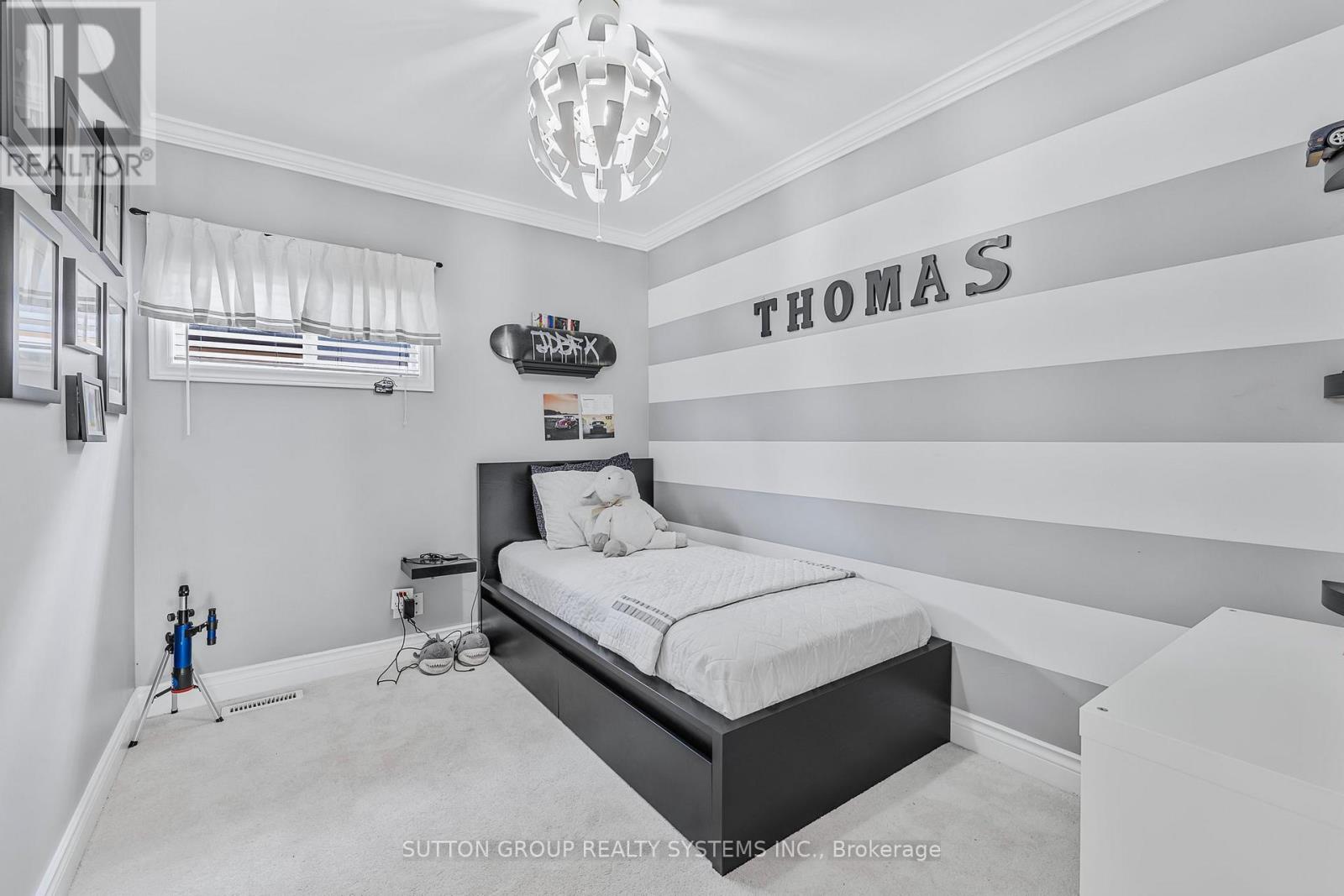 85 Kane Avenue, Toronto, Ontario  M6M 3M8 - Photo 10 - W12446097