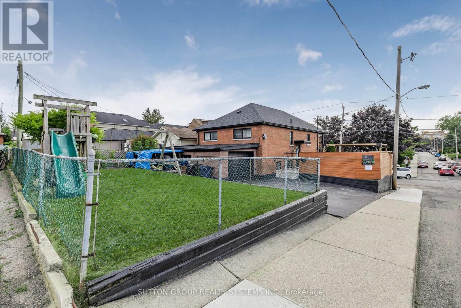 85 Kane Avenue, Toronto, Ontario  M6M 3M8 - Photo 33 - W12446097