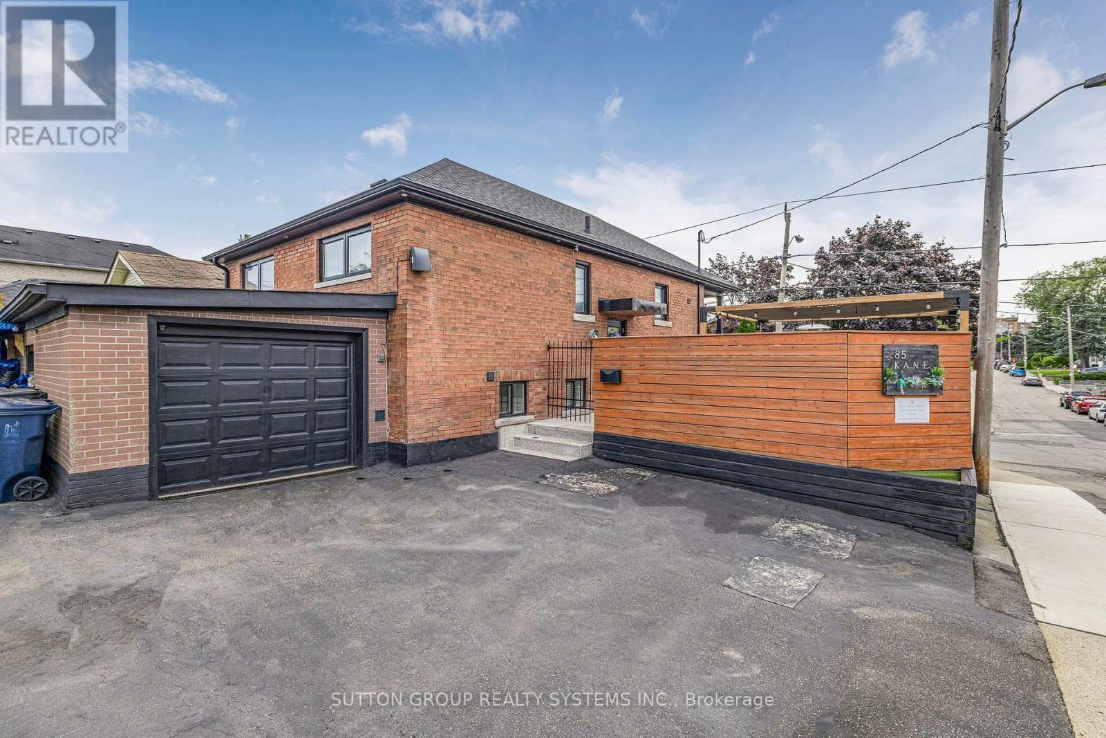 85 Kane Avenue, Toronto, Ontario  M6M 3M8 - Photo 28 - W12446097
