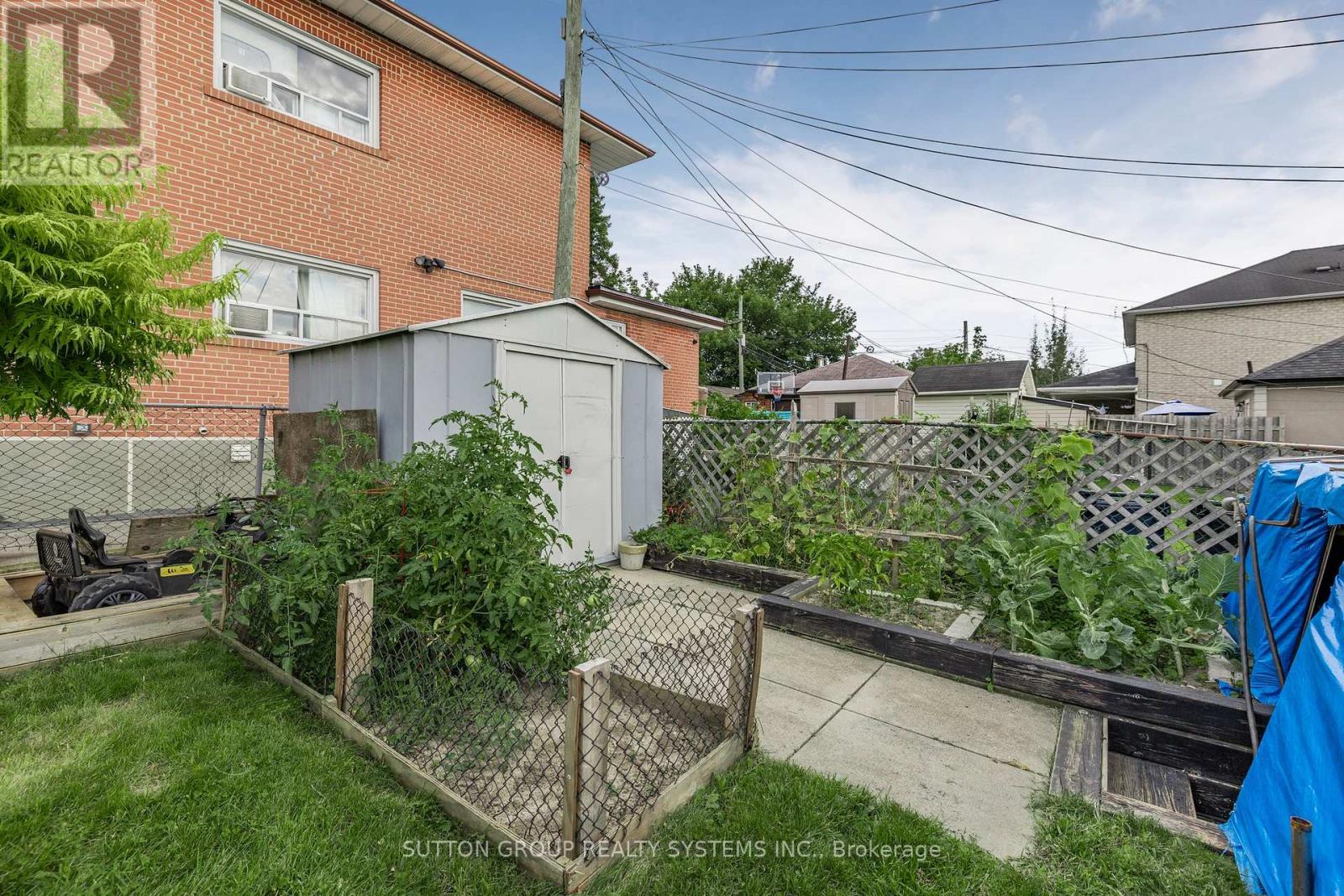 85 Kane Avenue, Toronto, Ontario  M6M 3M8 - Photo 31 - W12446097