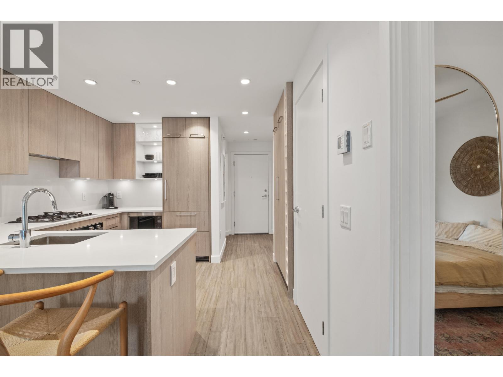102 733 E 3rd Street, North Vancouver, British Columbia  V7L 1G8 - Photo 19 - R3056122