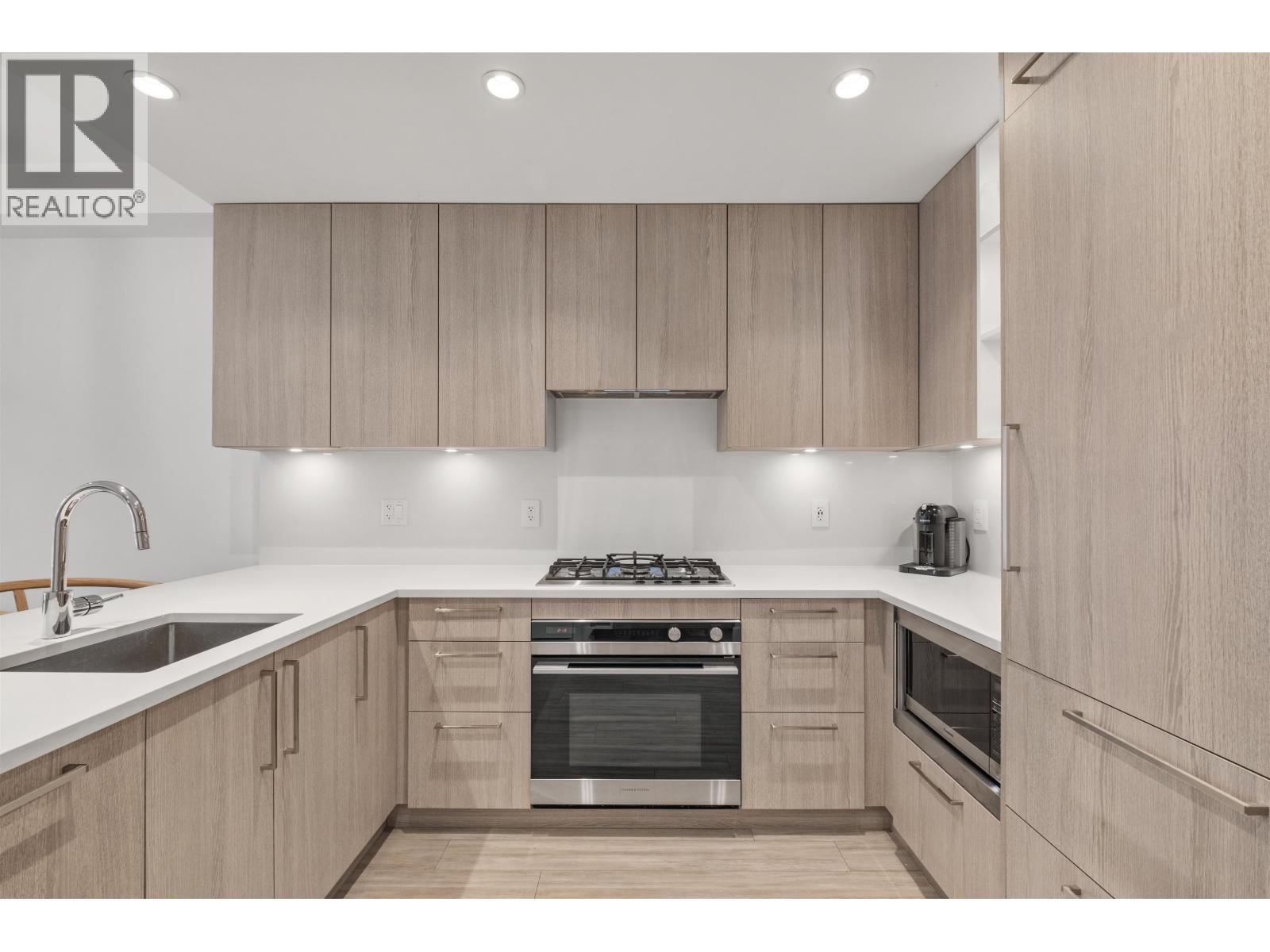 102 733 E 3rd Street, North Vancouver, British Columbia  V7L 1G8 - Photo 16 - R3056122