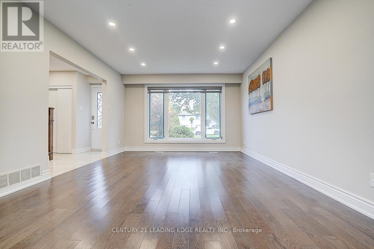 83 Southdale Drive, Markham, Ontario  L3P 1K1 - Photo 6 - N12464063