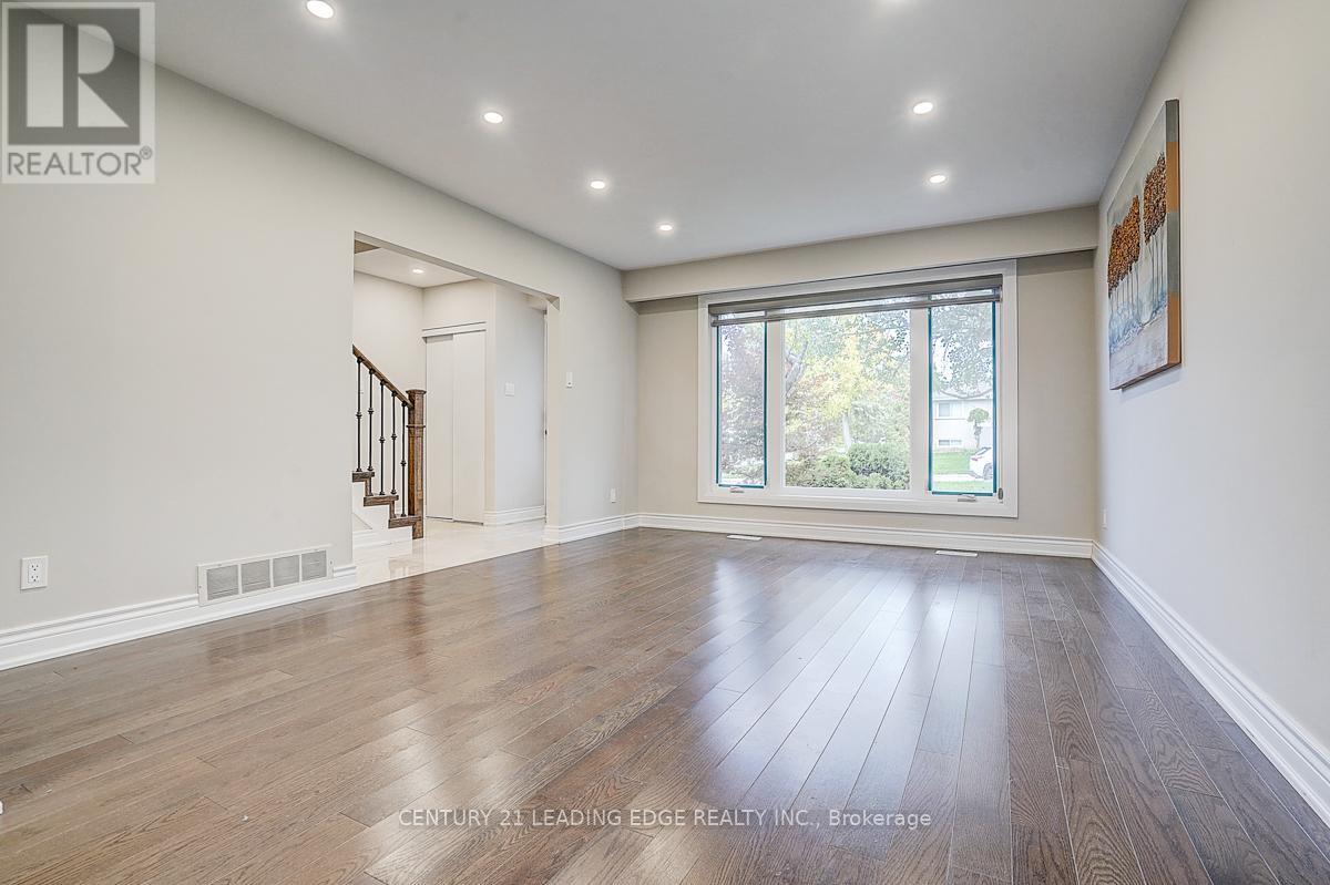 83 Southdale Drive, Markham, Ontario  L3P 1K1 - Photo 7 - N12464063