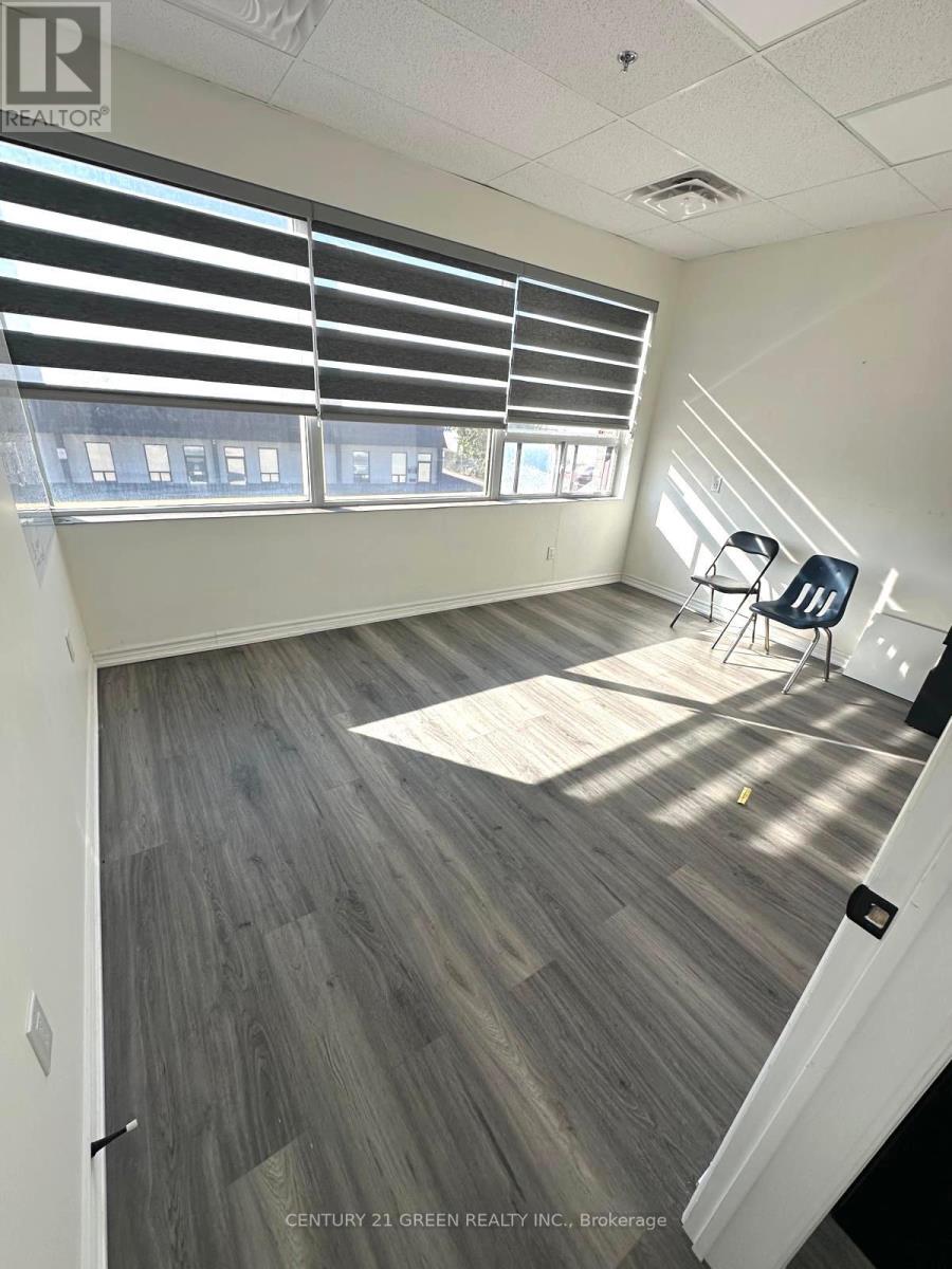 216 - 50 Steeles Avenue E, Milton, Ontario  L6T 4W9 - Photo 39 - W12457094