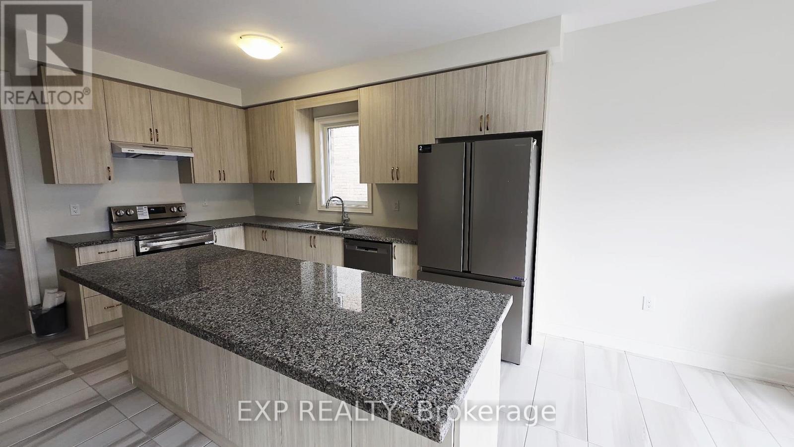9 Kenneth Appleton Avenue, Richmond Hill, Ontario  L4B 3X9 - Photo 5 - N12459788