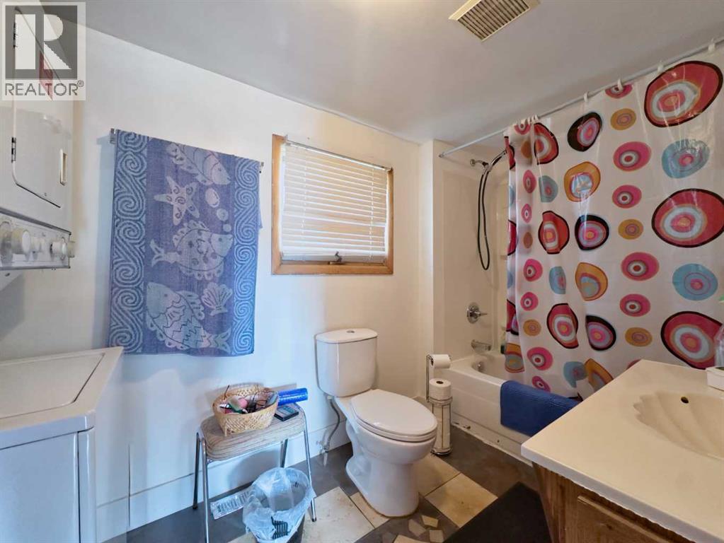 8613 18 Avenue, Coleman, Alberta  T0K 0M0 - Photo 9 - A2260376