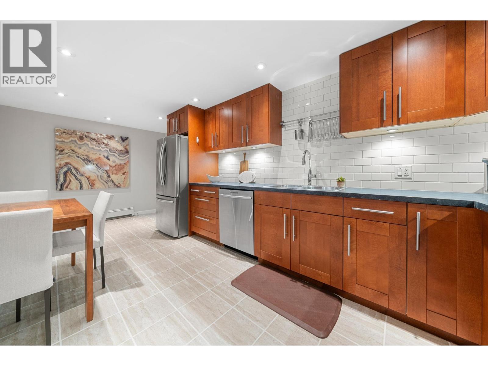 2140 Pemberton Avenue, North Vancouver, British Columbia  V7P 2T1 - Photo 21 - R3059039