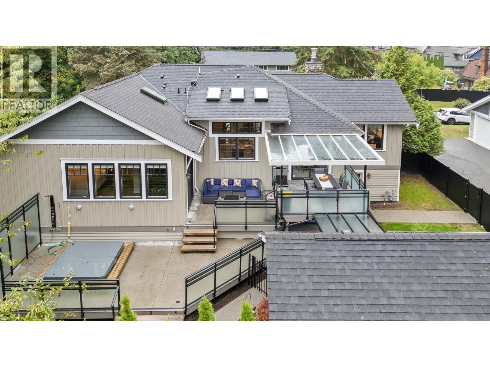 2140 Pemberton Avenue, North Vancouver, British Columbia  V7P 2T1 - Photo 36 - R3059039