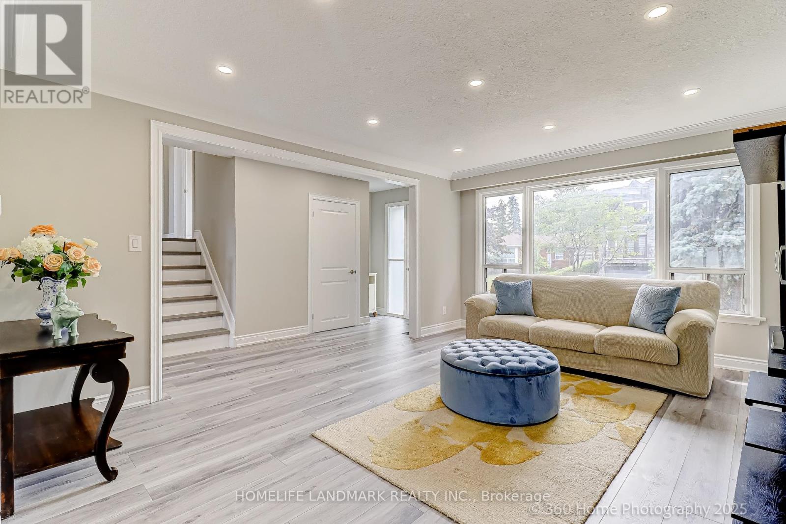 46 Bowerbank Drive, Toronto, Ontario  M2M 1Z8 - Photo 4 - C12382965