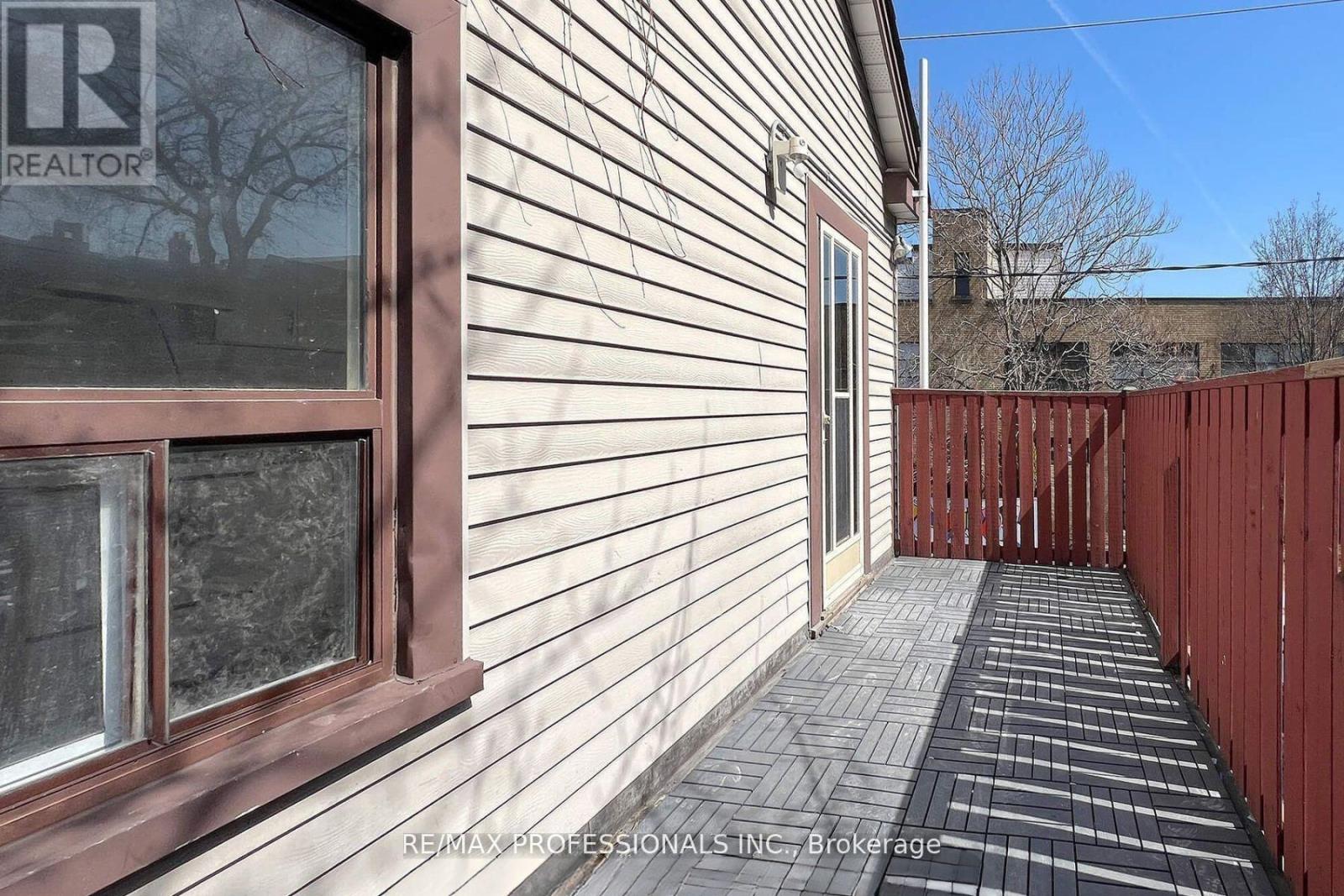 Upper - 345 Dundas Street E, Toronto, Ontario  M5A 2A2 - Photo 9 - C12464552