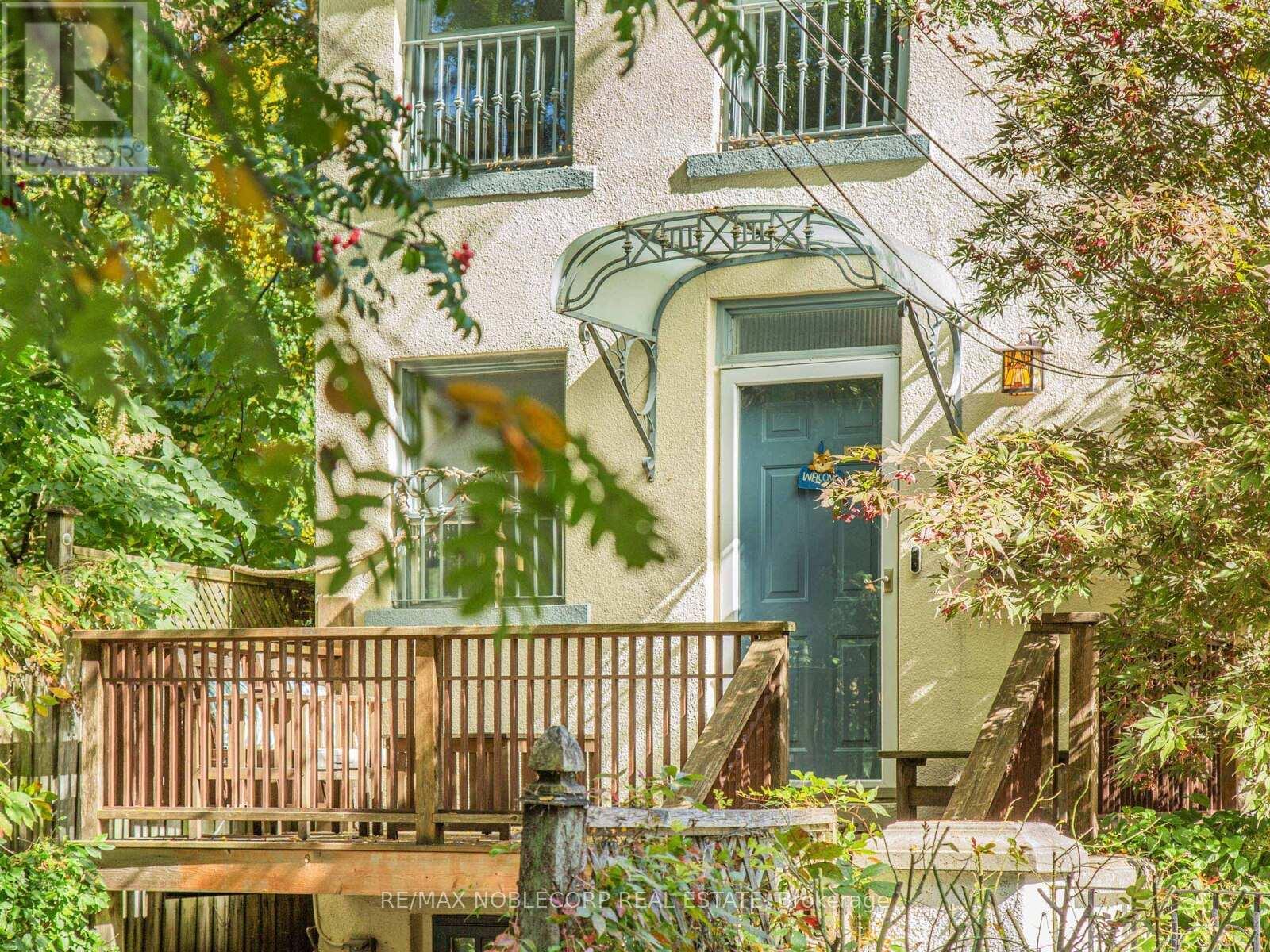 11 Hill Crest Avenue, Toronto, Ontario  M4X 1W1 - Photo 2 - C12464555