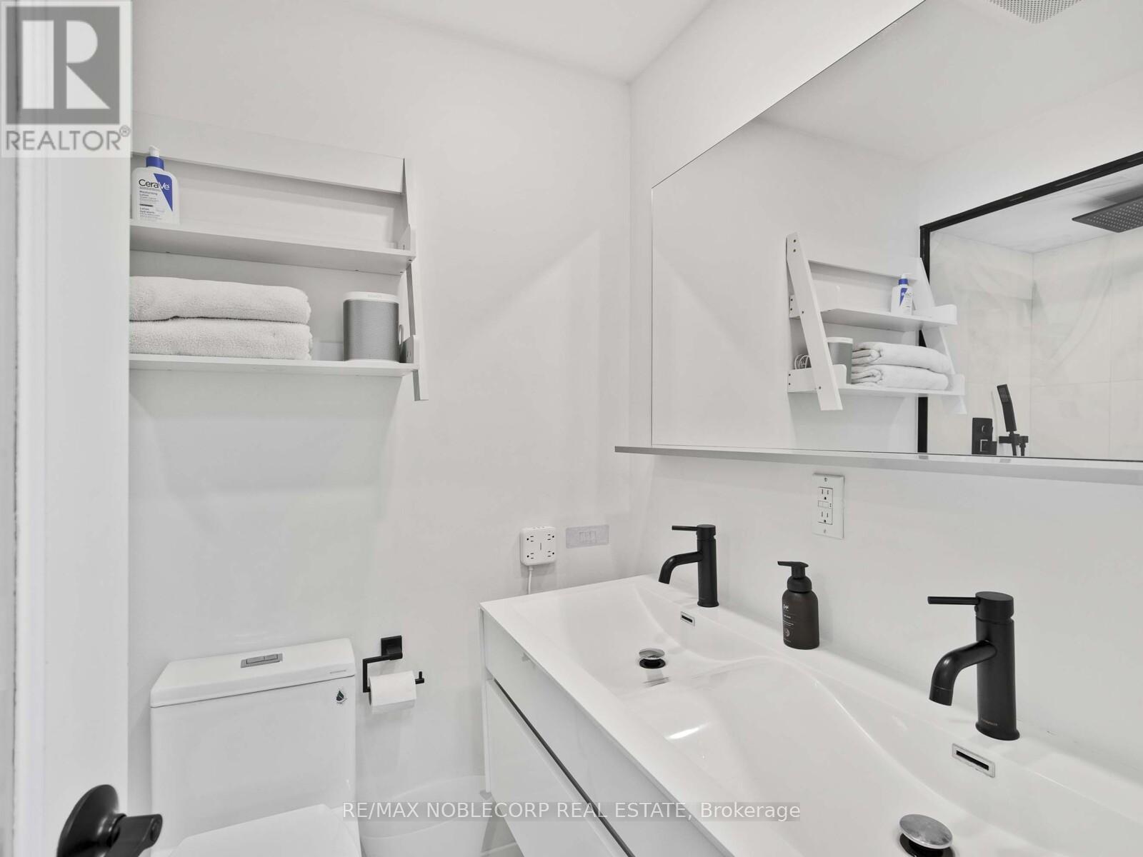 11 Hill Crest Avenue, Toronto, Ontario  M4X 1W1 - Photo 20 - C12464555