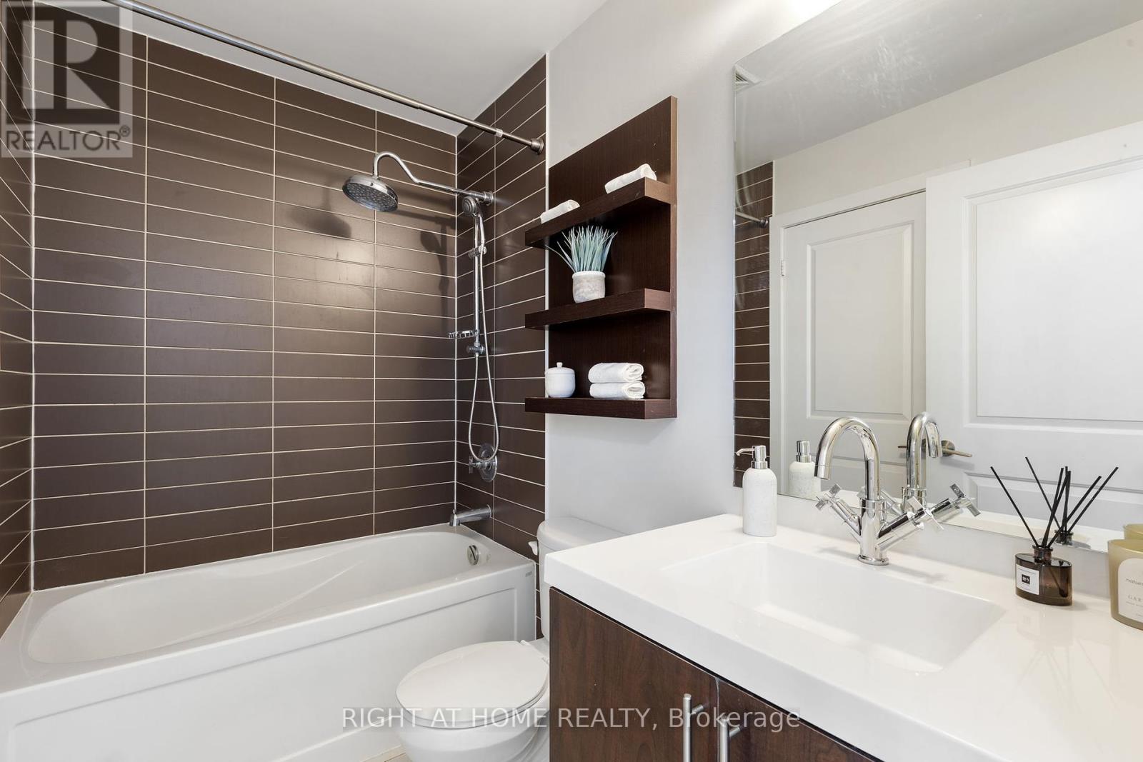 732 - 90 Stadium Road, Toronto, Ontario  M5V 3W5 - Photo 22 - C12464565