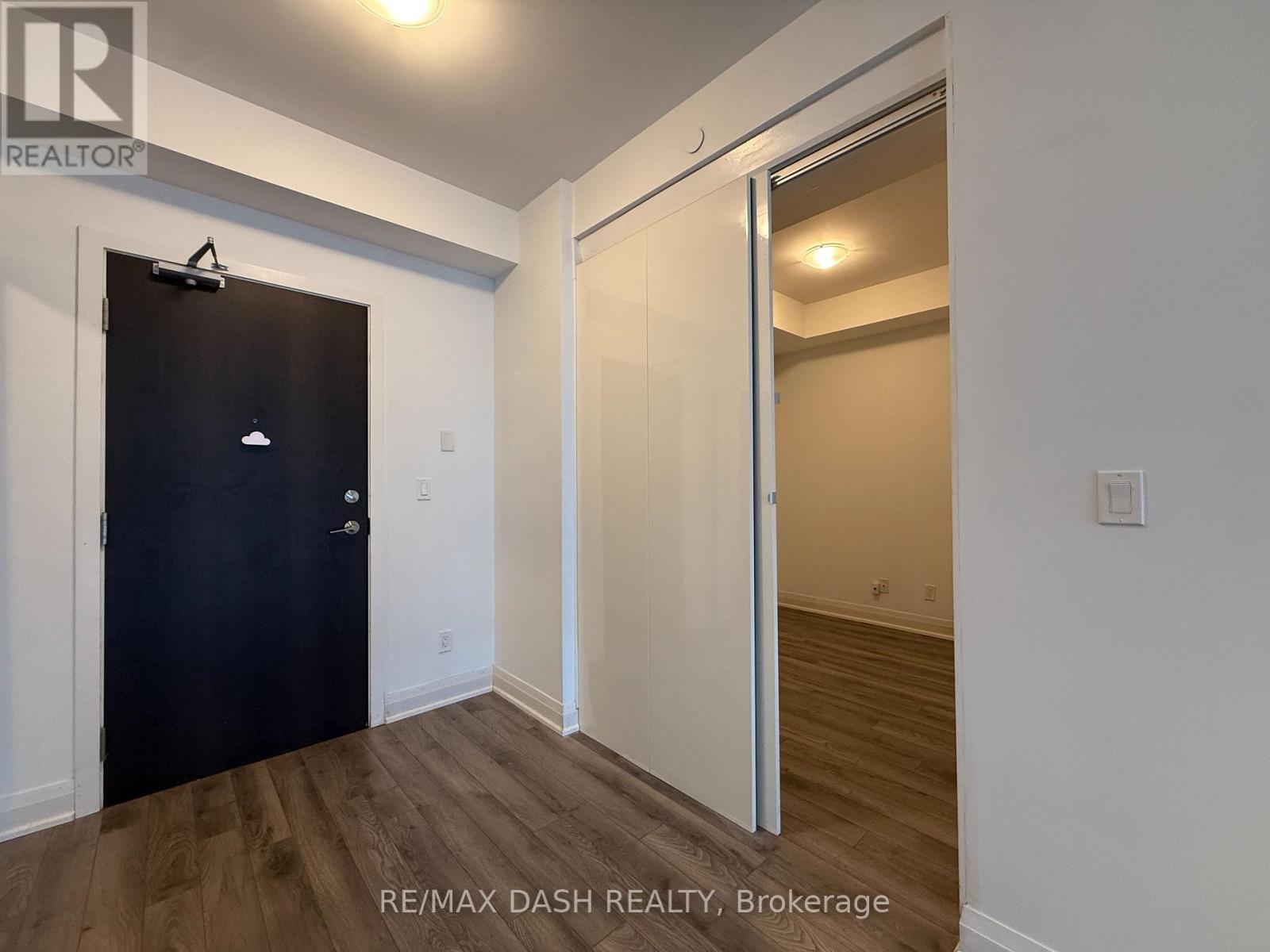 621 - 50 Bruyeres Mews, Toronto, Ontario  M5V 0H8 - Photo 3 - C12464584