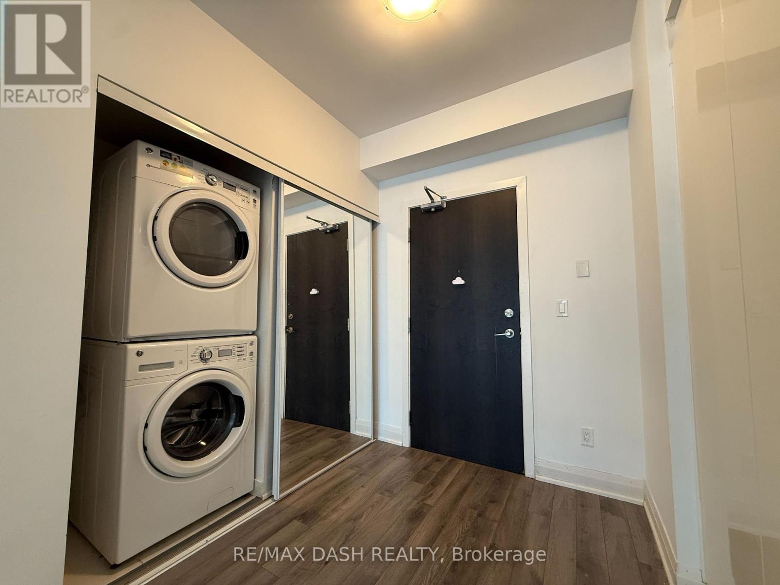 621 - 50 Bruyeres Mews, Toronto, Ontario  M5V 0H8 - Photo 4 - C12464584
