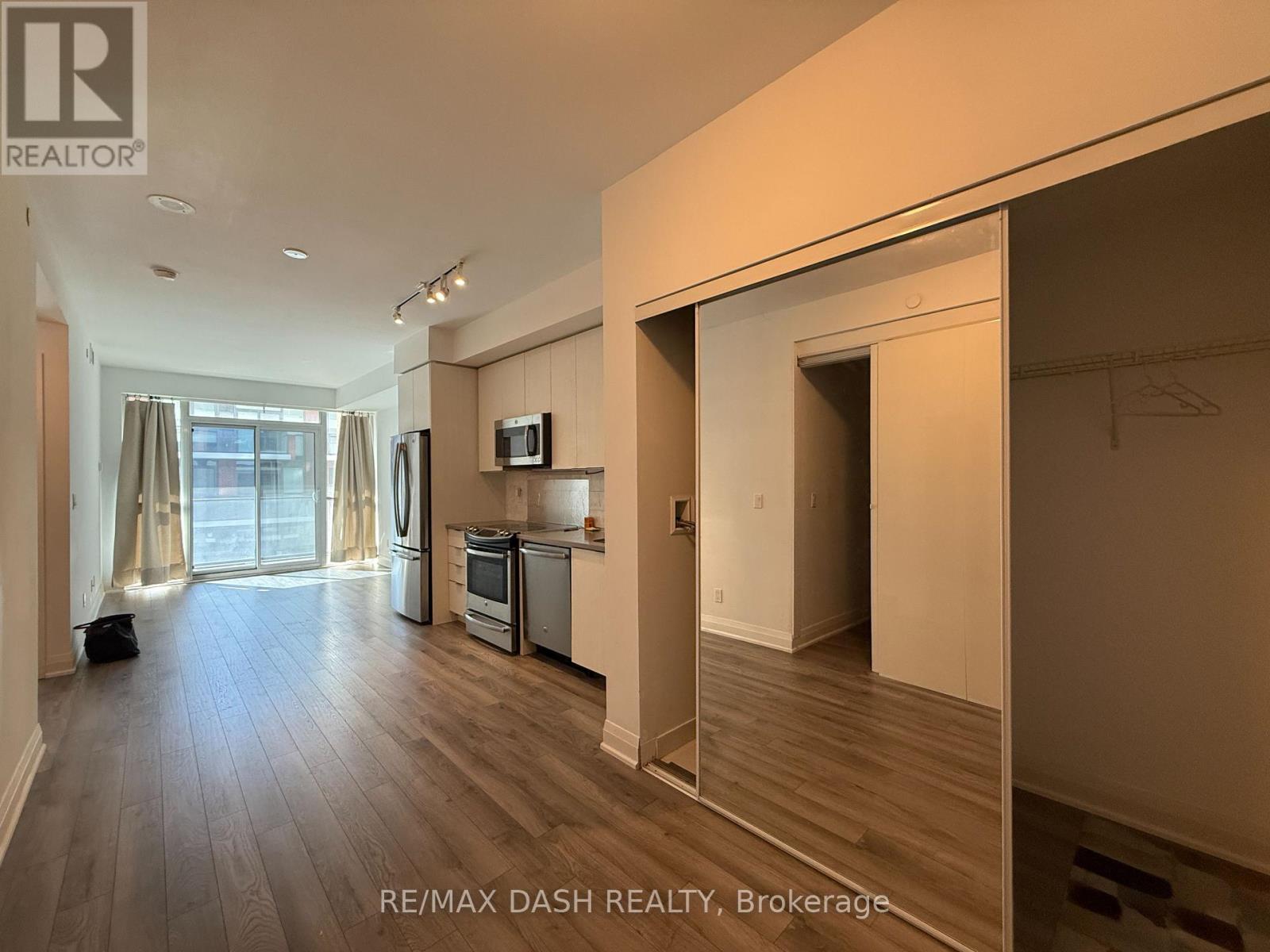 621 - 50 Bruyeres Mews, Toronto, Ontario  M5V 0H8 - Photo 9 - C12464584