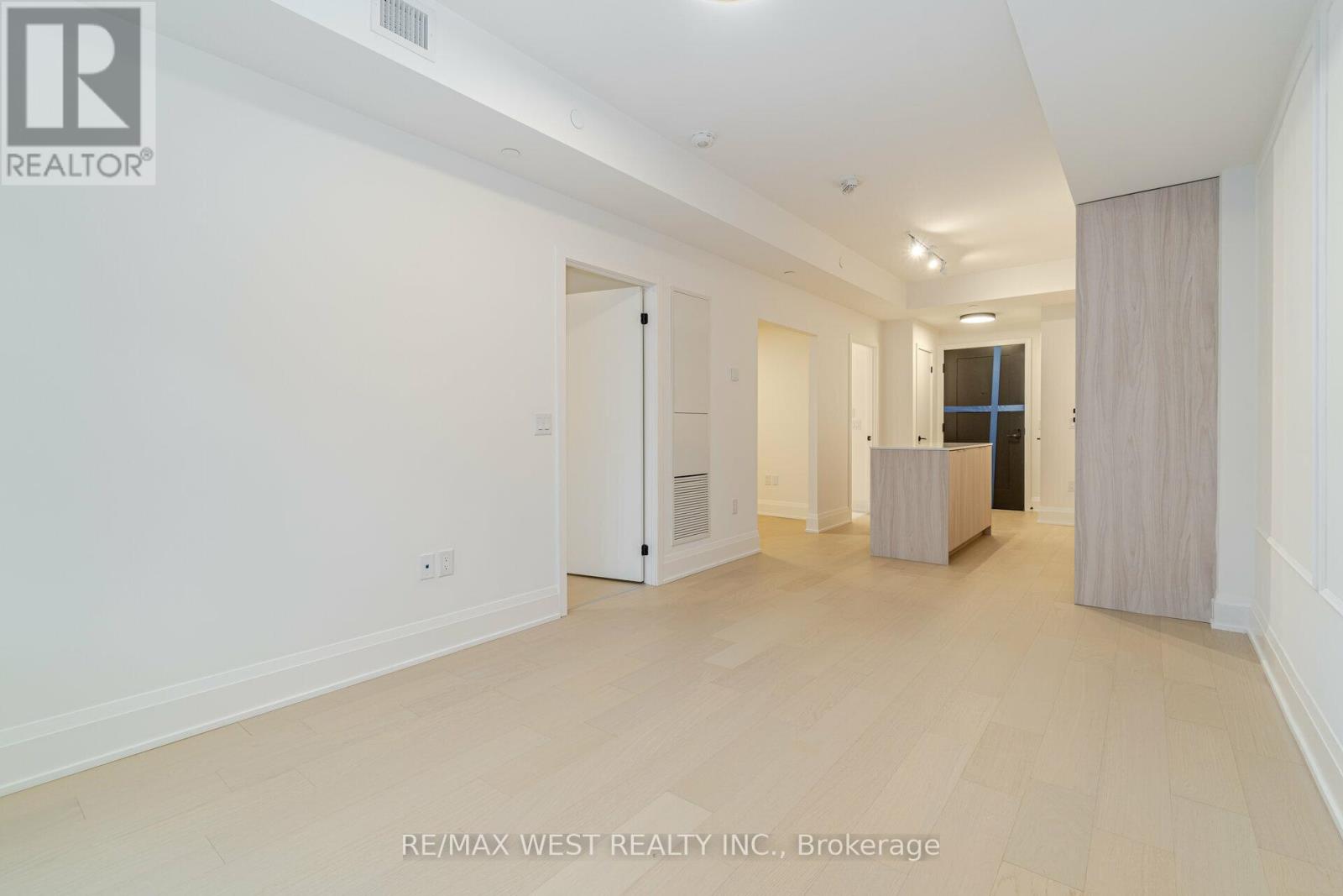 201 - 123 Portland St Street, Toronto, Ontario  M5V 2N4 - Photo 12 - C12464596