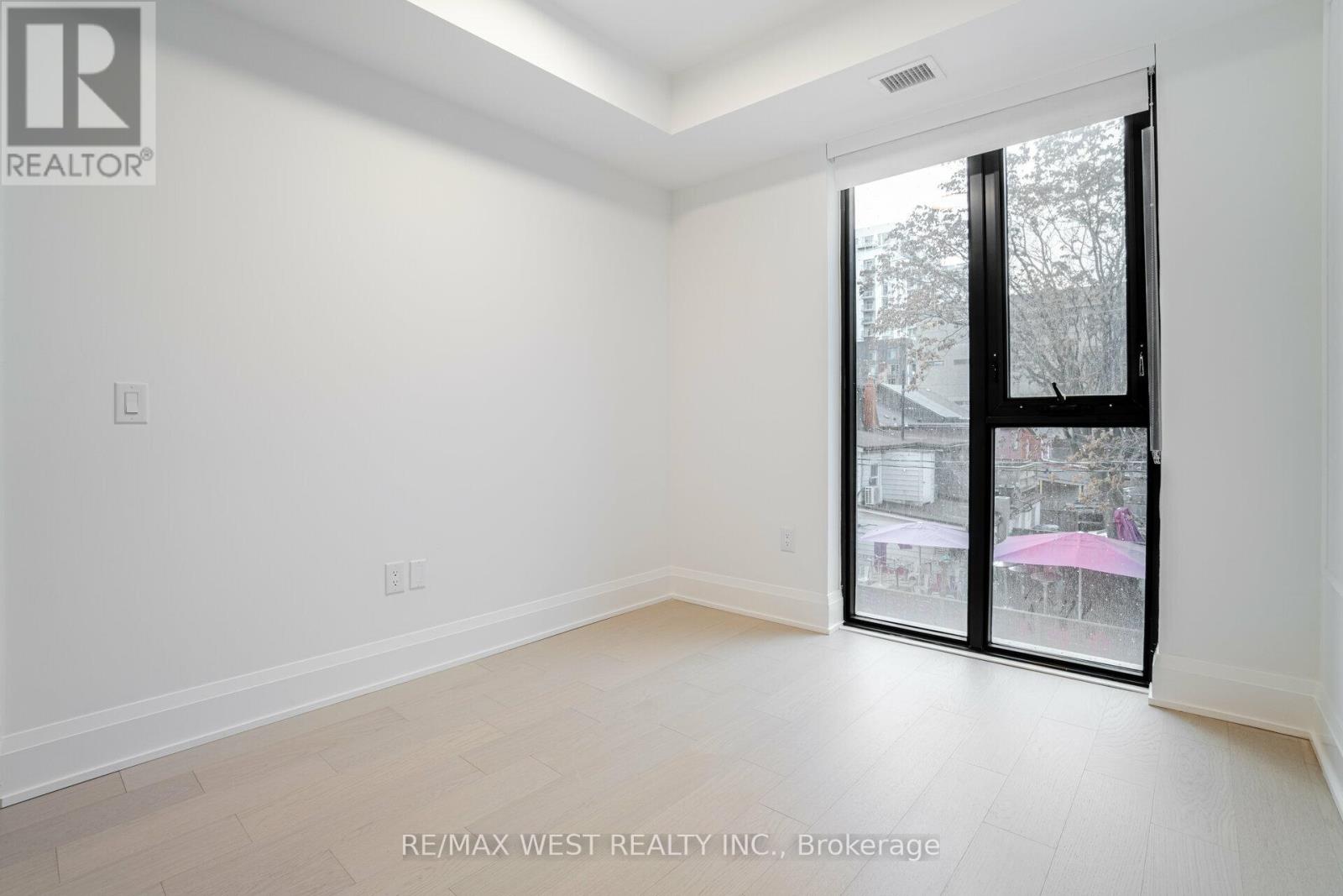201 - 123 Portland St Street, Toronto, Ontario  M5V 2N4 - Photo 16 - C12464596