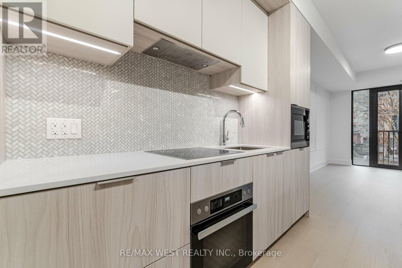 201 - 123 Portland St Street, Toronto, Ontario  M5V 2N4 - Photo 6 - C12464596