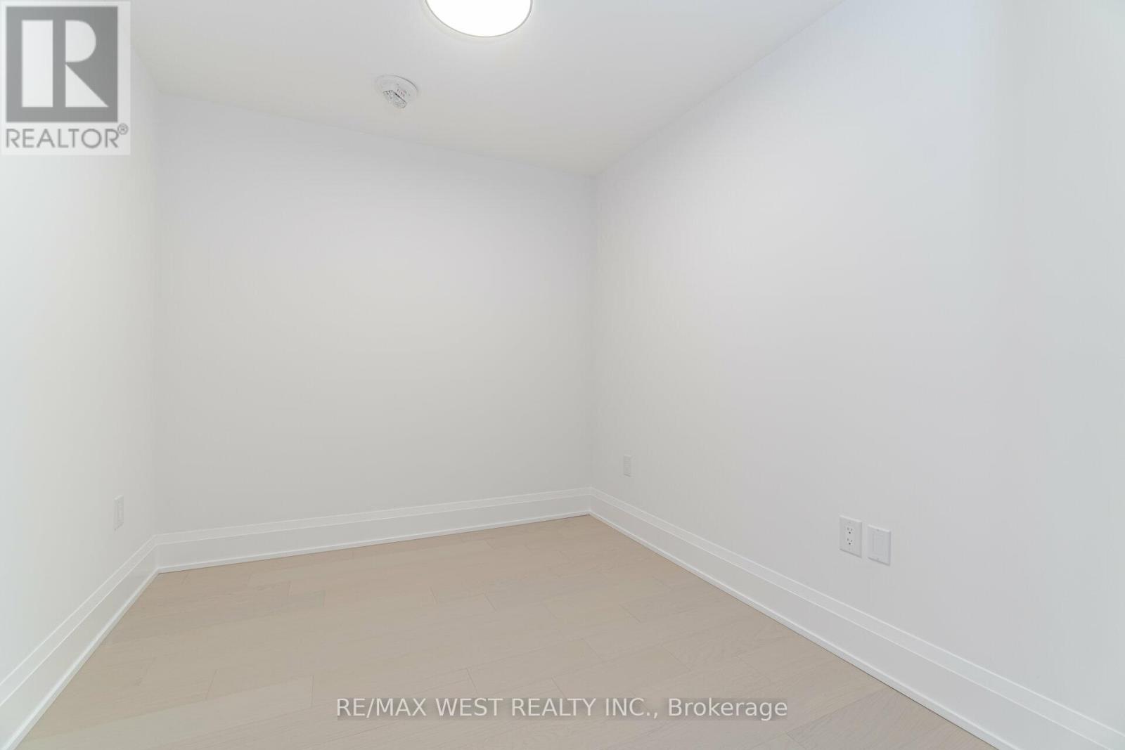 201 - 123 Portland St Street, Toronto, Ontario  M5V 2N4 - Photo 8 - C12464596