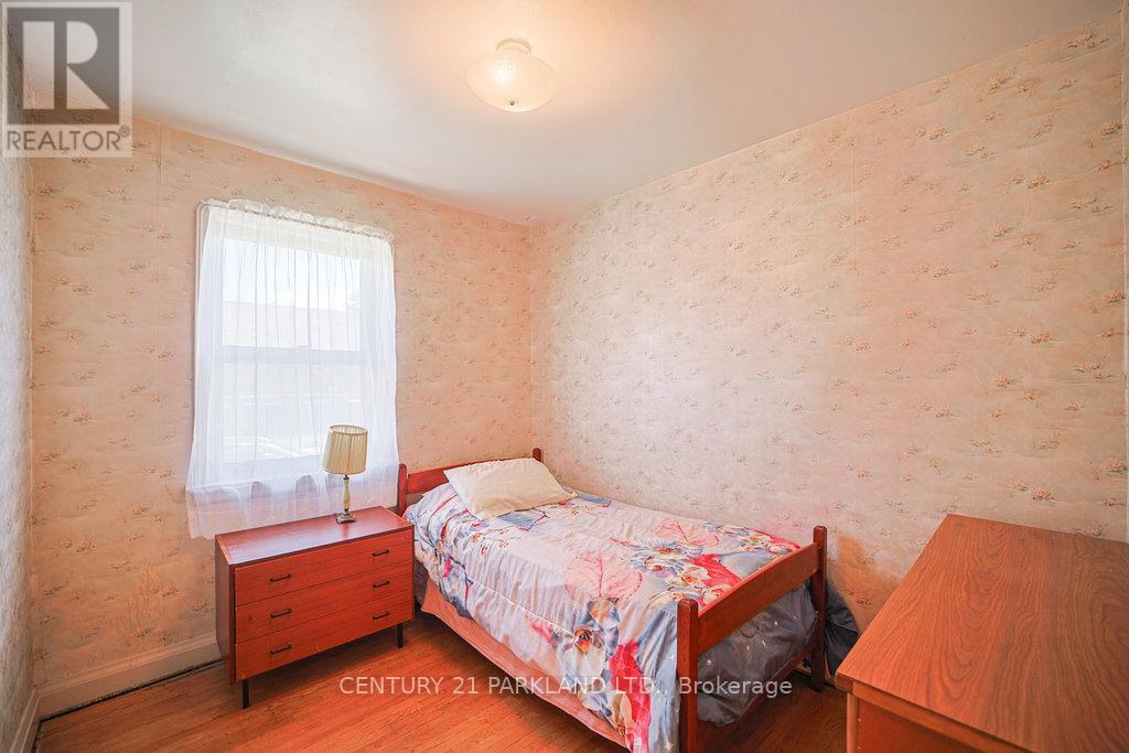 22 Parkview Hill Crescent, Toronto, Ontario  M4B 1P7 - Photo 15 - E12464562