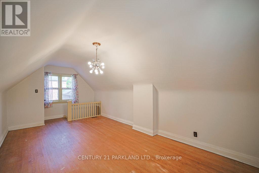 22 Parkview Hill Crescent, Toronto, Ontario  M4B 1P7 - Photo 17 - E12464562