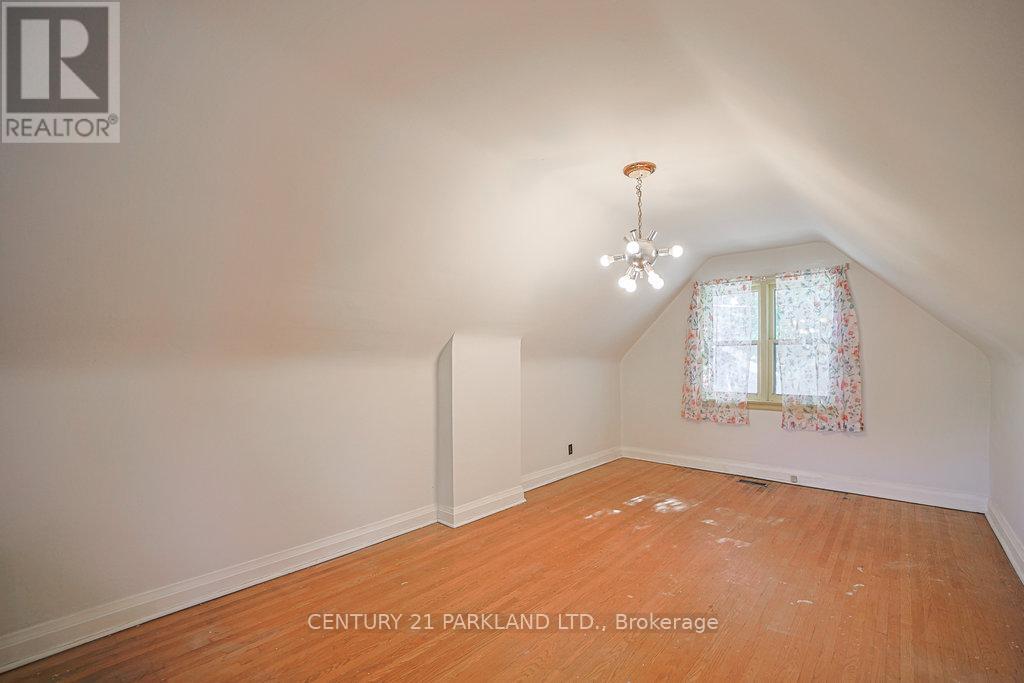 22 Parkview Hill Crescent, Toronto, Ontario  M4B 1P7 - Photo 19 - E12464562