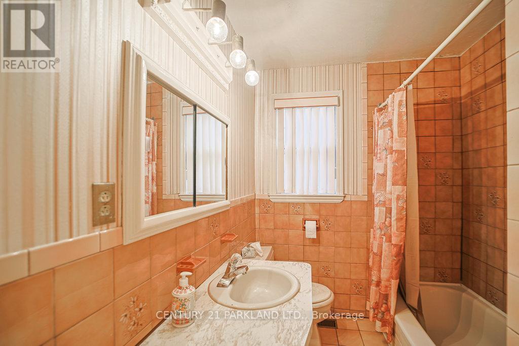 22 Parkview Hill Crescent, Toronto, Ontario  M4B 1P7 - Photo 20 - E12464562