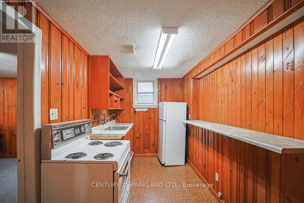 22 Parkview Hill Crescent, Toronto, Ontario  M4B 1P7 - Photo 22 - E12464562