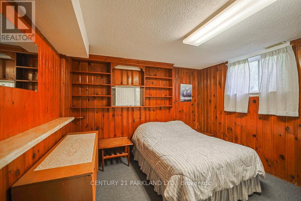 22 Parkview Hill Crescent, Toronto, Ontario  M4B 1P7 - Photo 25 - E12464562