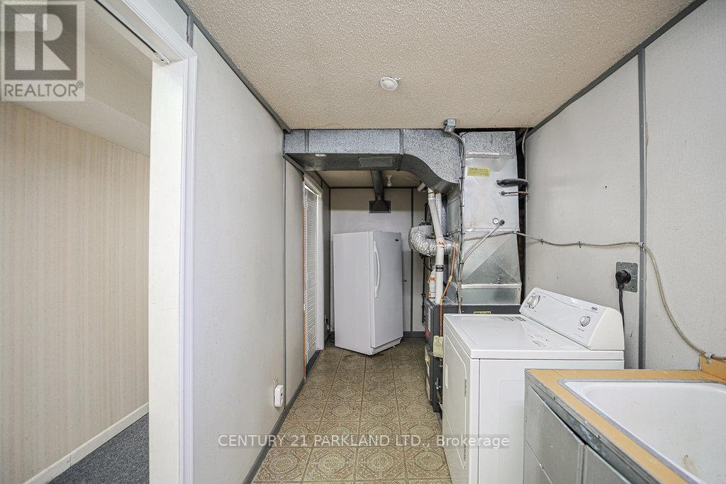 22 Parkview Hill Crescent, Toronto, Ontario  M4B 1P7 - Photo 27 - E12464562