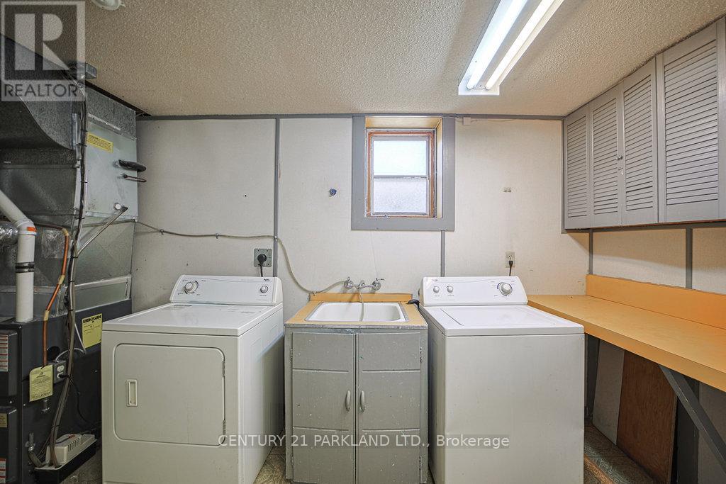 22 Parkview Hill Crescent, Toronto, Ontario  M4B 1P7 - Photo 28 - E12464562