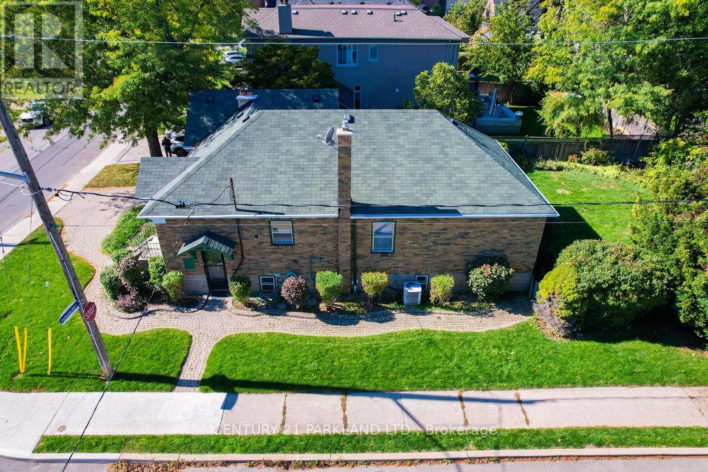 22 Parkview Hill Crescent, Toronto, Ontario  M4B 1P7 - Photo 30 - E12464562