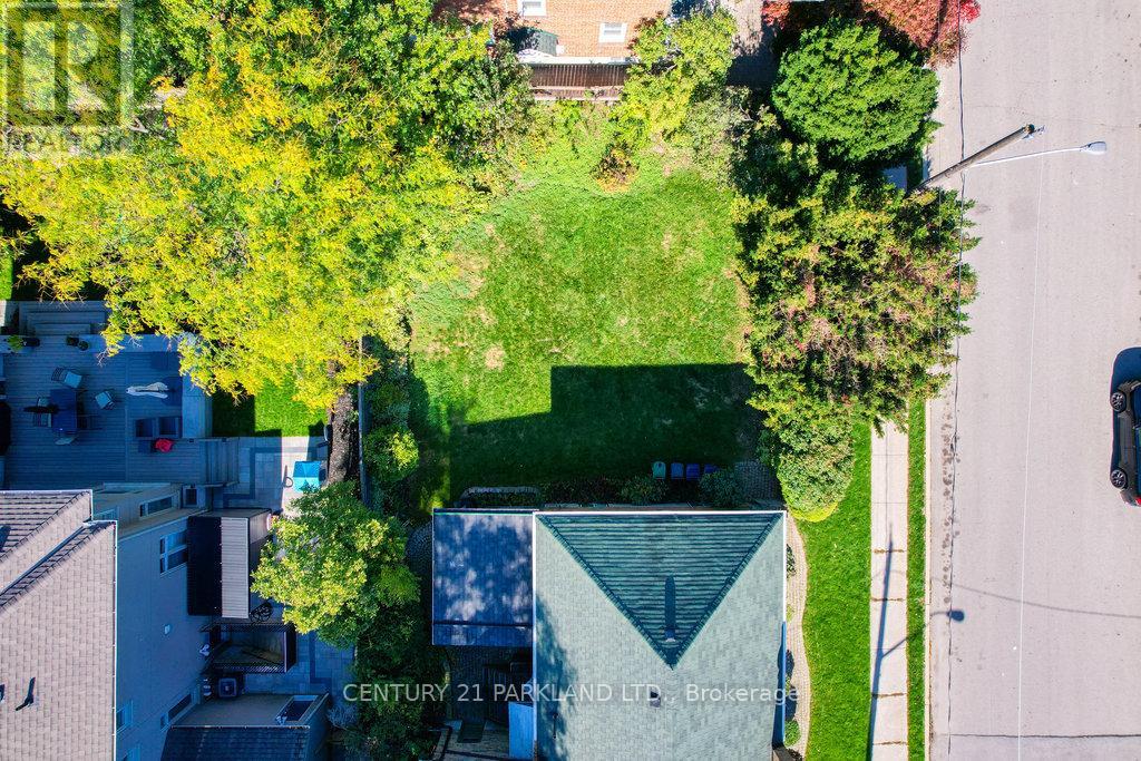 22 Parkview Hill Crescent, Toronto, Ontario  M4B 1P7 - Photo 32 - E12464562