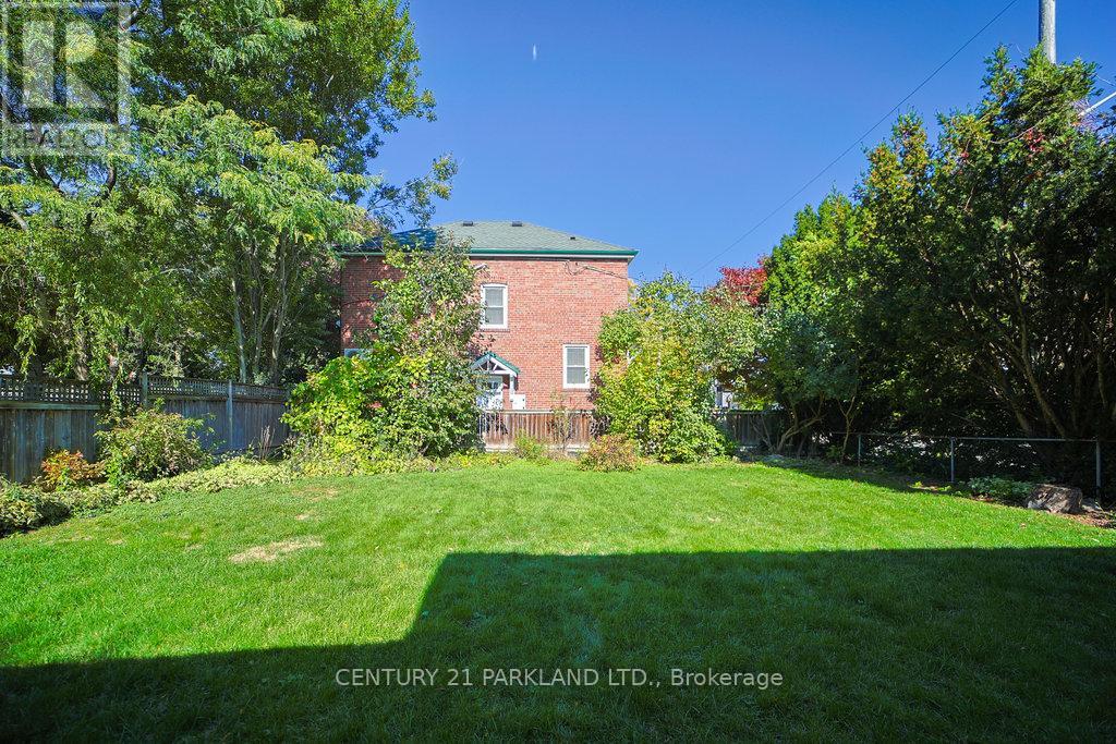 22 Parkview Hill Crescent, Toronto, Ontario  M4B 1P7 - Photo 33 - E12464562