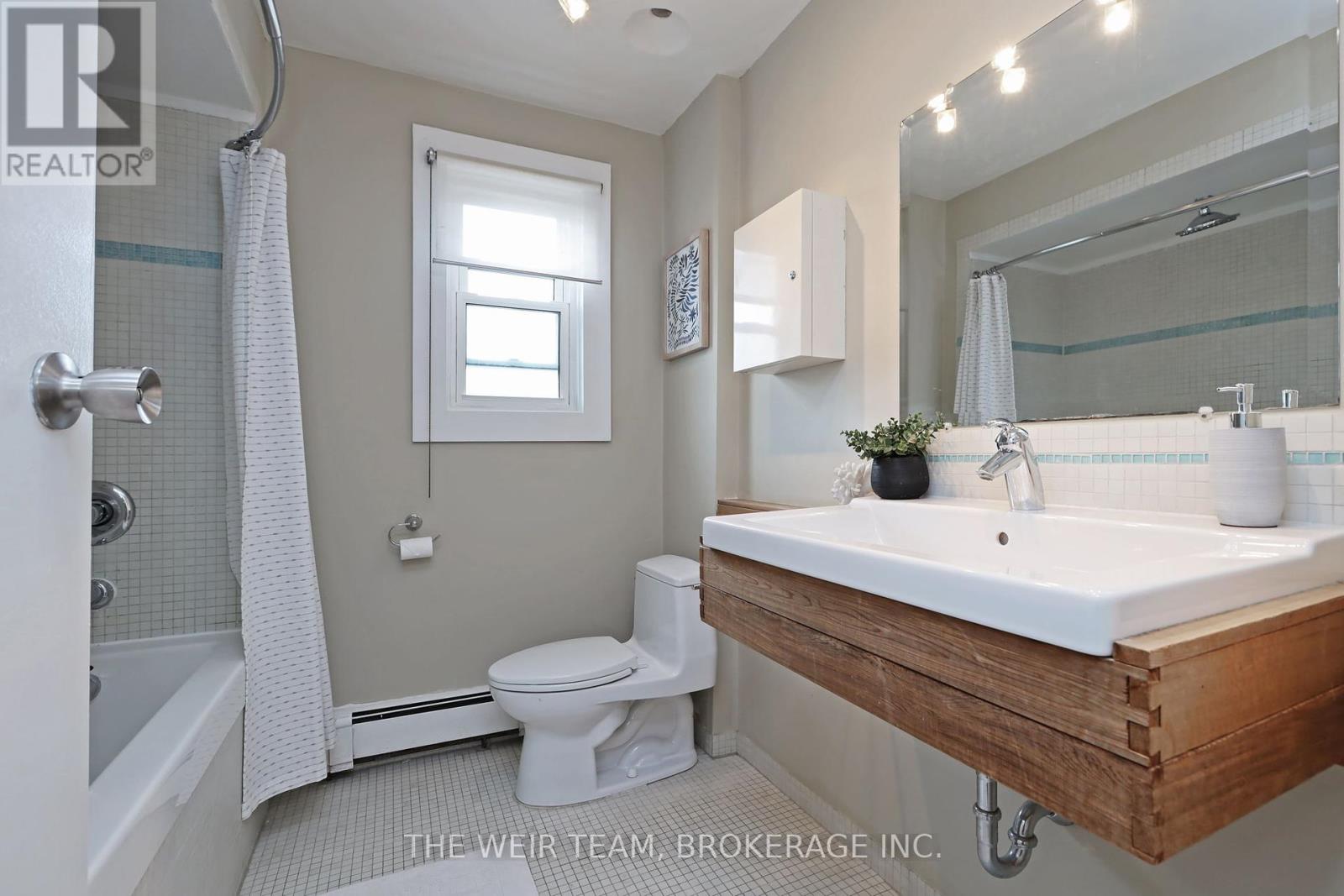 157 Mortimer Avenue, Toronto, Ontario  M4J 2C4 - Photo 29 - E12464579