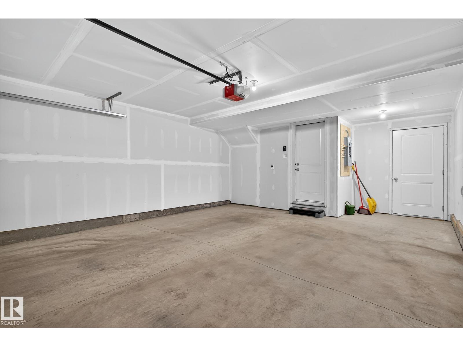 1089 Cy Becker Rd Nw, Edmonton, Alberta  T5Y 4B7 - Photo 28 - E4462247