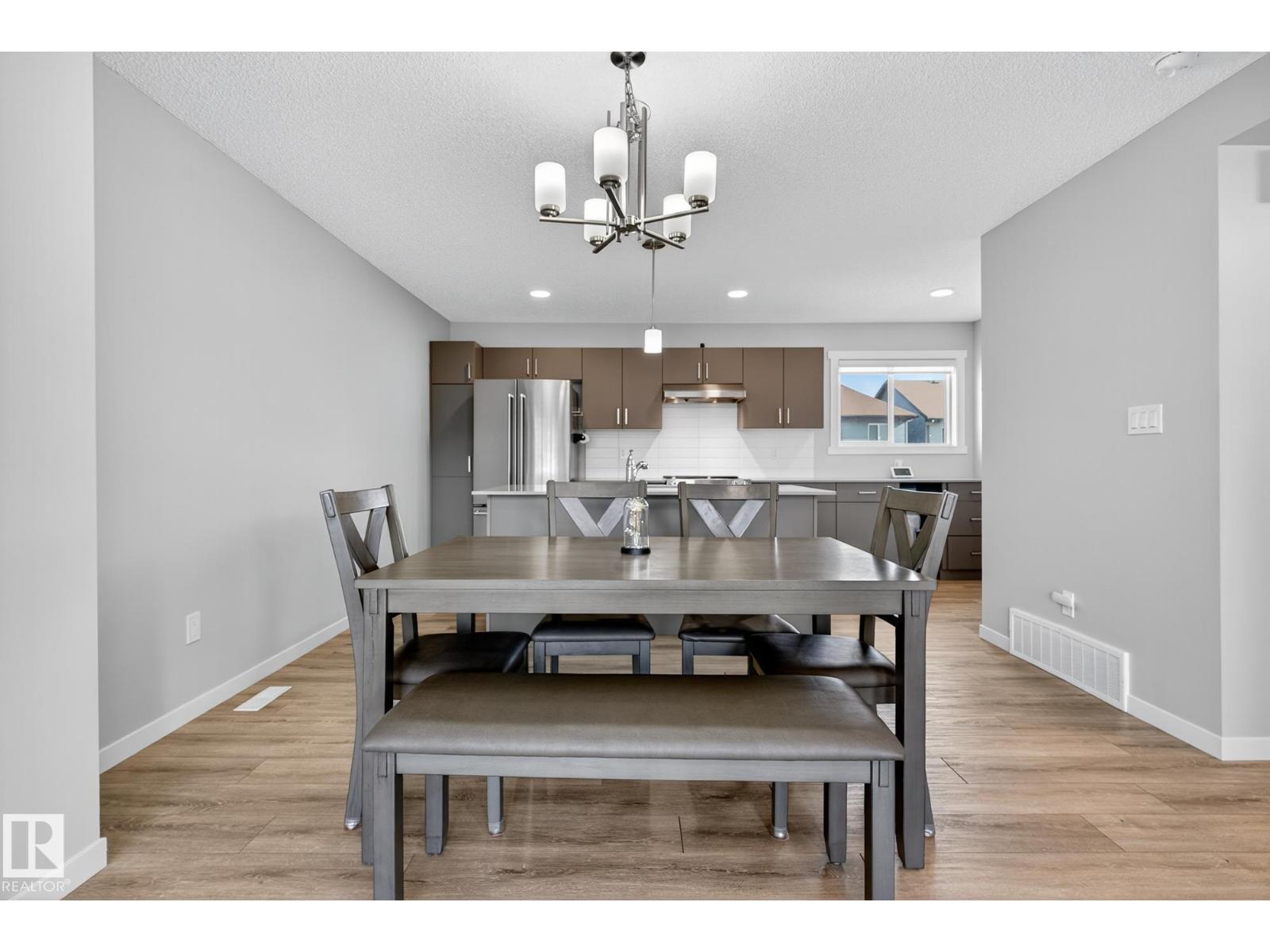 1089 Cy Becker Rd Nw, Edmonton, Alberta  T5Y 4B7 - Photo 4 - E4462247