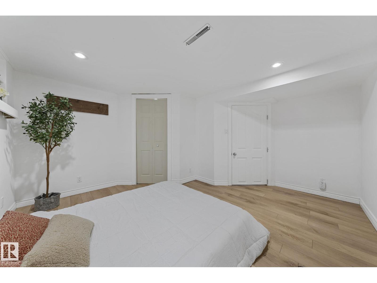 9809 83 Av Nw, Edmonton, Alberta  T6E 2B8 - Photo 40 - E4462248