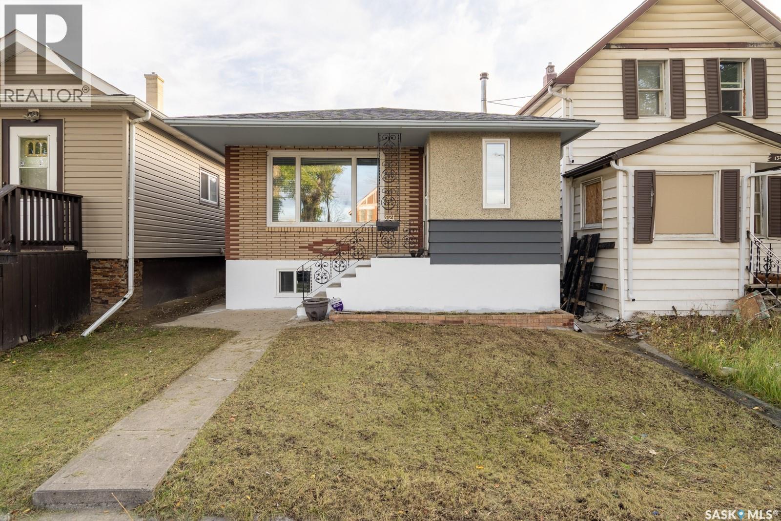 1321 Victoria Avenue, Regina, Saskatchewan  S4P 0P2 - Photo 1 - SK020949