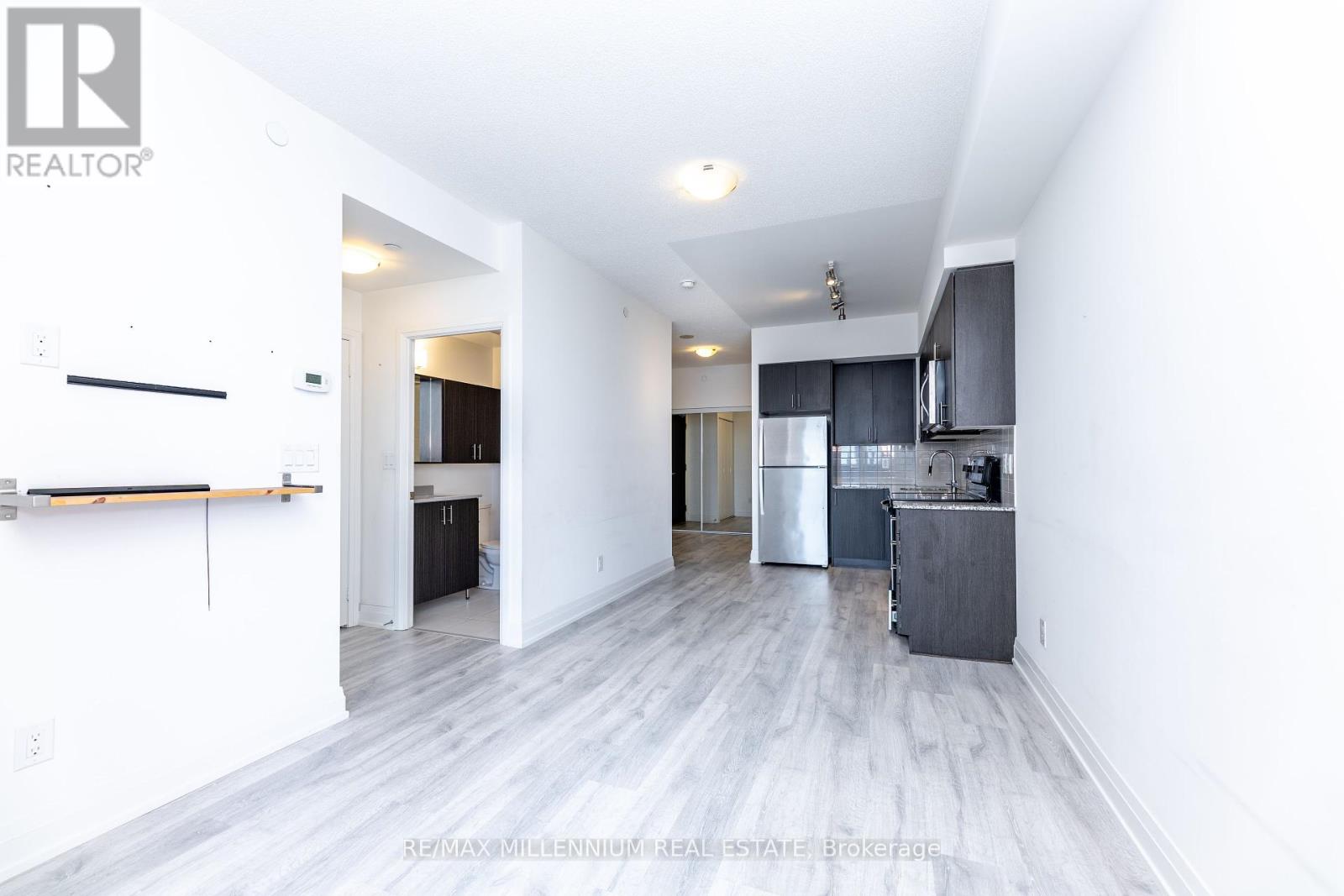 1401 - 3700 Highway 7 Road, Vaughan, Ontario  L4L 0G8 - Photo 10 - N12464526