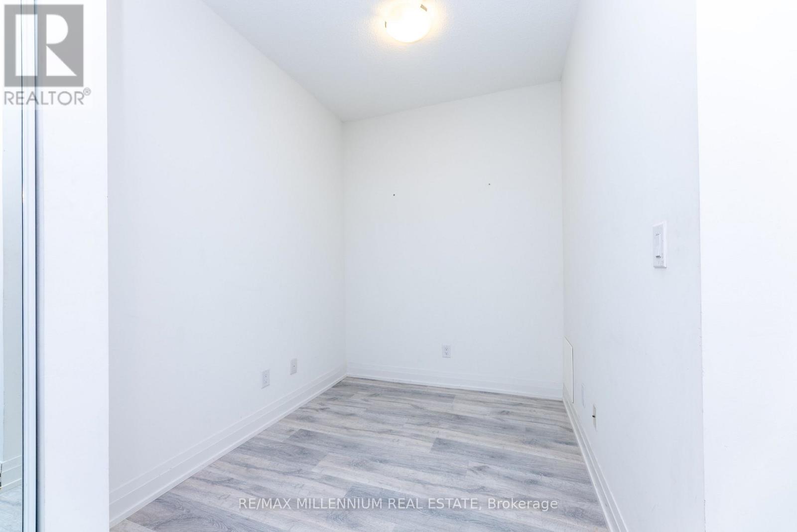 1401 - 3700 Highway 7 Road, Vaughan, Ontario  L4L 0G8 - Photo 14 - N12464526
