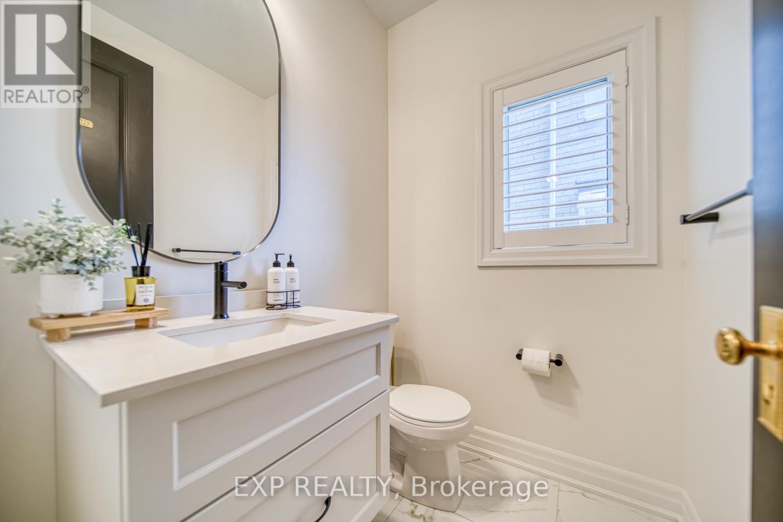 42 Meadow Vista Crescent, East Gwillimbury, Ontario  L9N 0T4 - Photo 21 - N12464533